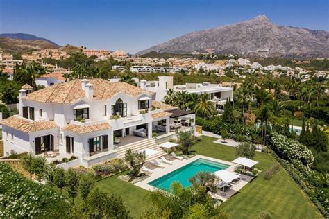 Property for sale in Nueva Andalucía, Marbella, Spain  .